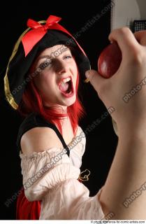 DARINA STAANDING POSE WITH APPLE